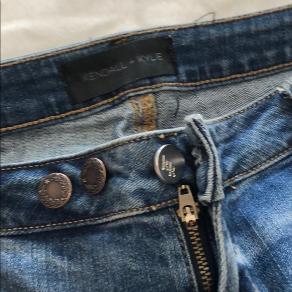 Distressed Kendall+Kylie Jeans - Picture 4 of 9